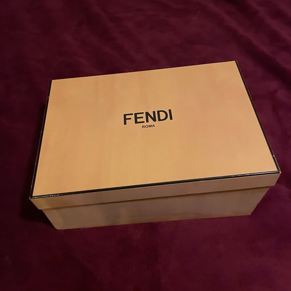 Mens fendi shoes - Picture 11 of 13